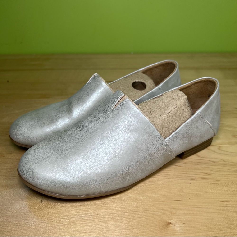 b.o.c. Silver brown slip on shoes size 9.5W - Picture 2 of 8